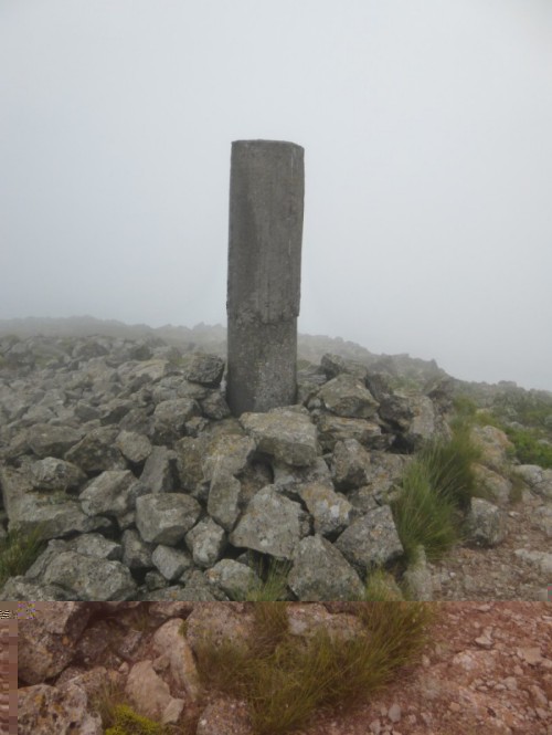 Der Chomalis-Gipfel in den Wolken.jpg